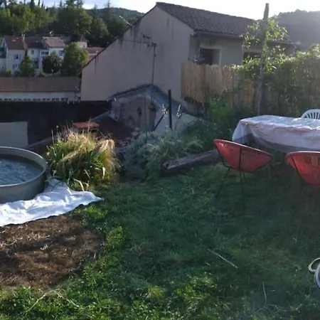 Maison De Ville Atypique Avec Filet Suspendu Сasa de vacaciones *